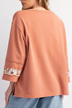 Load image into Gallery viewer, Exposed Seam Slit Floral Round Neck Blouse
