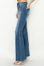 Load image into Gallery viewer, RISEN Full Size High Rise Front Seam Detailed Flare Jeans
