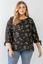 Load image into Gallery viewer, Zenobia Plus Size Floral Round Neck Blouse
