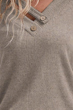 Load image into Gallery viewer, V-Neck Short Sleeve Top

