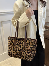 Load image into Gallery viewer, Leopard Fluff Tote Bag
