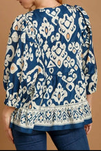 Load image into Gallery viewer, Printed V-Neck Three-Quarter Sleeve Blouse
