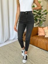 Load image into Gallery viewer, RFM Full Size High Rise Tummy Control Skinny Jeans
