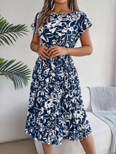 Load image into Gallery viewer, Tied Pleated Printed Short Sleeve Dress
