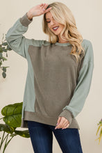 Load image into Gallery viewer, Celeste Full Size High-Low Contrast Round Neck Sweatshirt
