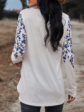 Load image into Gallery viewer, Floral Print V-Neck Long Sleeve Buttoned Tee
