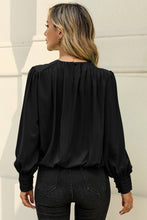 Load image into Gallery viewer, Round Neck Puff Sleeve Blouse
