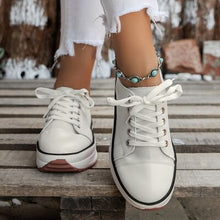 Load image into Gallery viewer, Contrast Trim Round Toe Platform Canvas Sneakers
