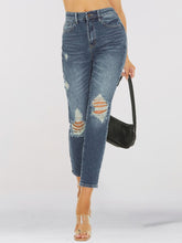 Load image into Gallery viewer, Distressed Skinny Cropped Jeans
