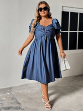 Load image into Gallery viewer, Plus Size Ruched Sweetheart Neck Dress
