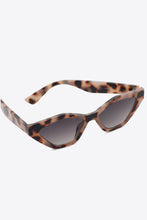 Load image into Gallery viewer, Cat Eye Polycarbonate Sunglasses
