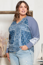 Load image into Gallery viewer, Plus Size V-Neck Printed Raglan Sleeve Blouse
